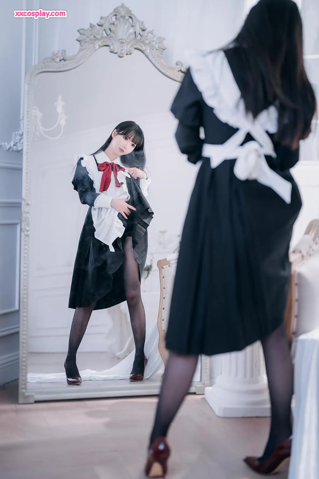Mianbingxianer – Red High Heel Maid